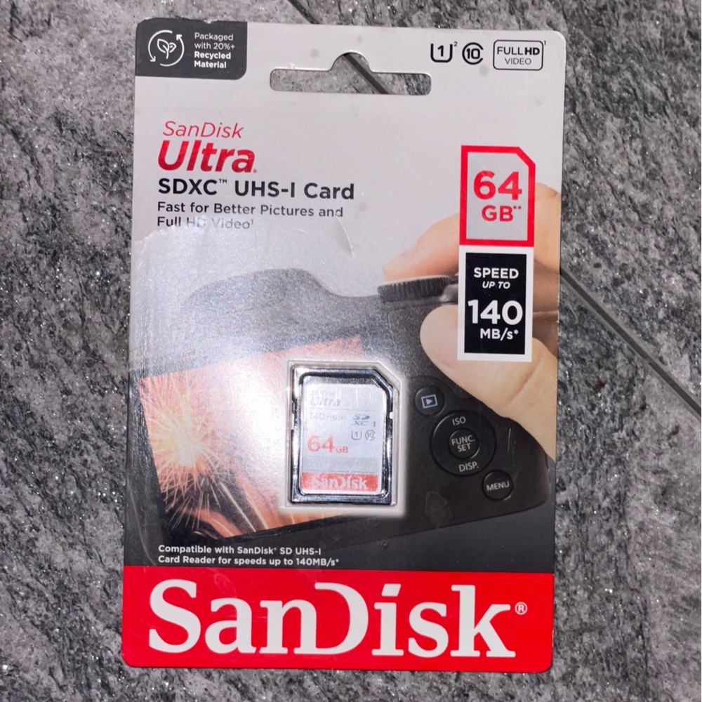 Andis Ultra 64GB SDXC UHS-I Card - Red and White
